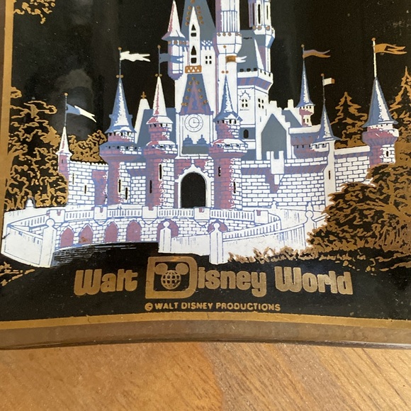 Vintage 1970s Walt Disney World Cinderella's Castle Souvenir Trinket Dish - Picture 2 of 7